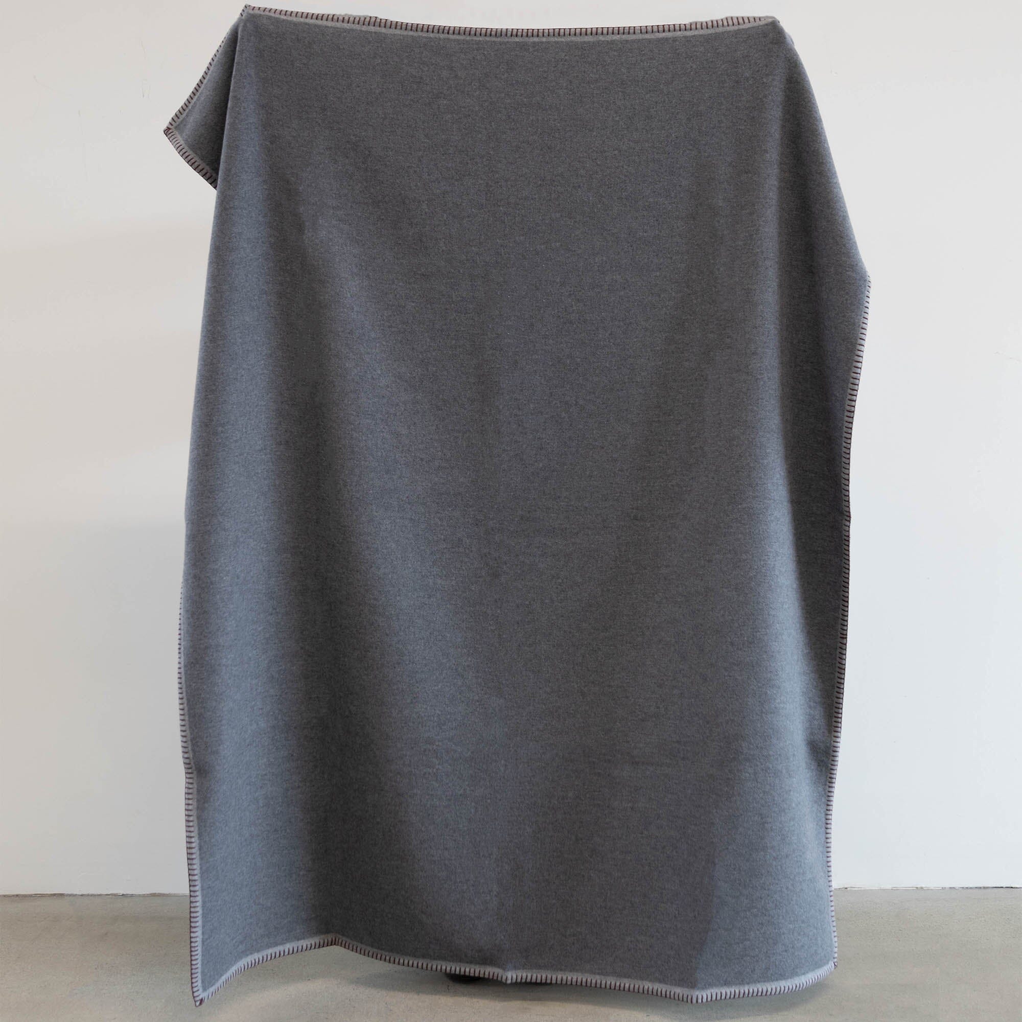 Doppio Double Sided Blanket | Warm Gray - Image 4